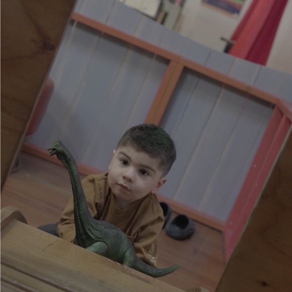 Sony Alpha a7R III Mirrorless Camera - Black with Accessories - Picture 6 of 7